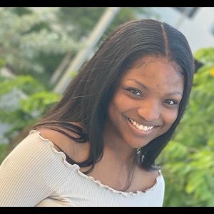 Meet your Posher, Micalia